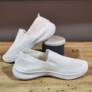 Danskin sneakers, pure white, size 10